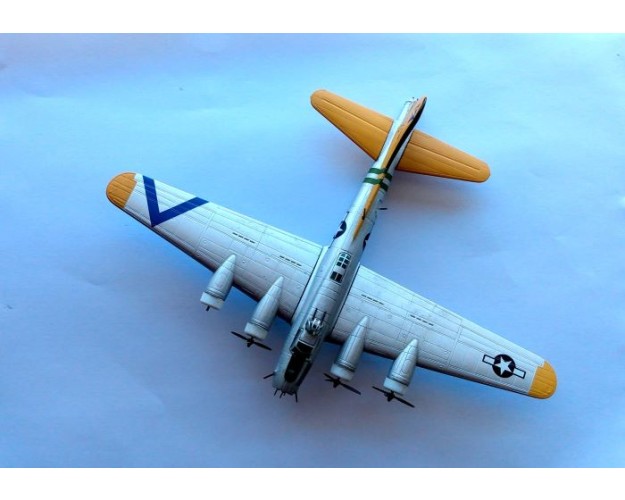 B-17 FORTALEZA VOLANTE 1/144 METAL