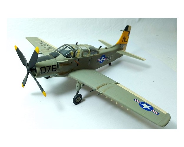 SKYRAIDER AD-5 1/72