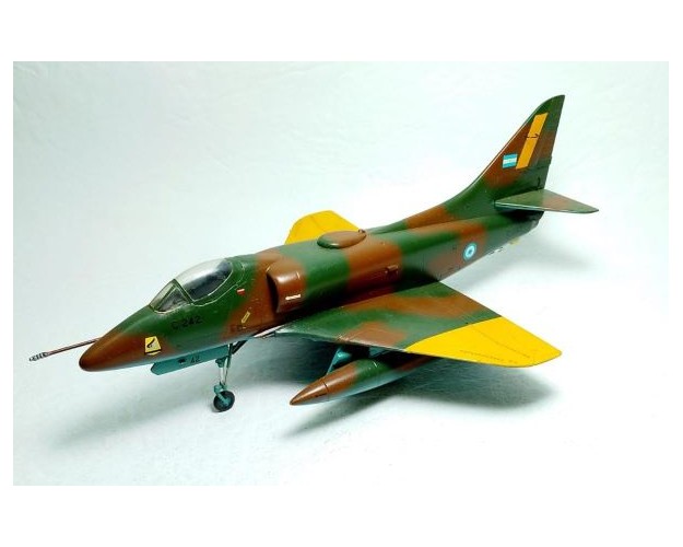 A4-B SKYHAWK - MALVINAS - C-242 - 1/72
