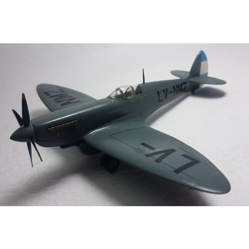 SUPERMARINE SPITFIRE PR.XI LV-NMZ - MORÓN 1947 - 1/72
