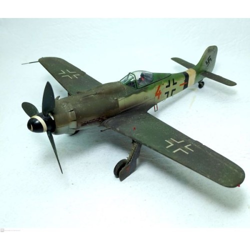 FOCKE-WULF FW-190 D9 - 4 MARRÓN - 1/48