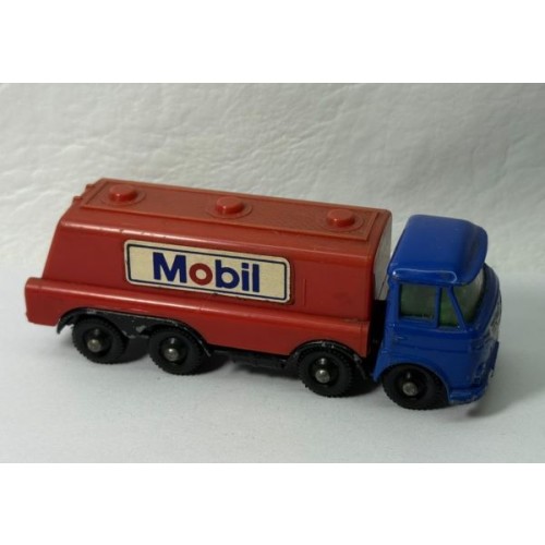 MOBIL TANKER VINTAGE 1/64