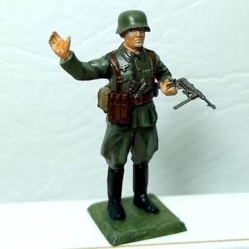 Infante Alemán con MP40