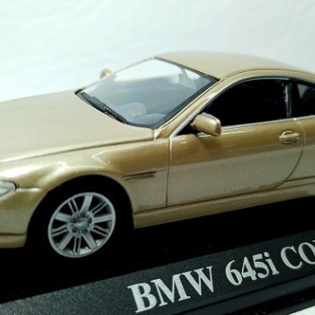 BMW 645i COUPE