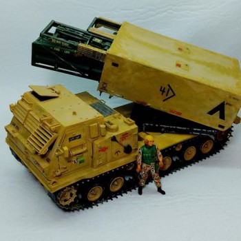 M270 MLRS w/M26 ROCKET PODS